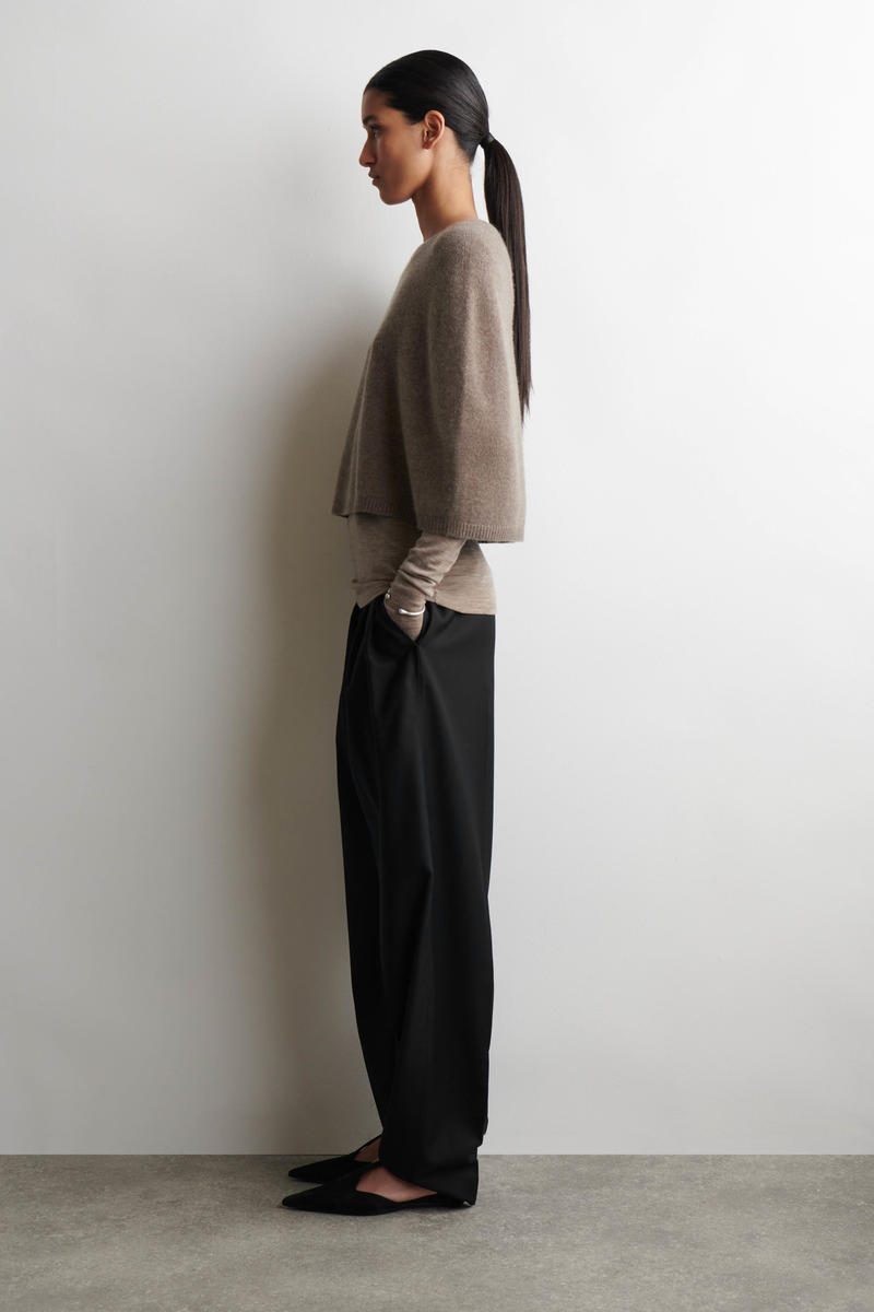 COS カシミヤケープ