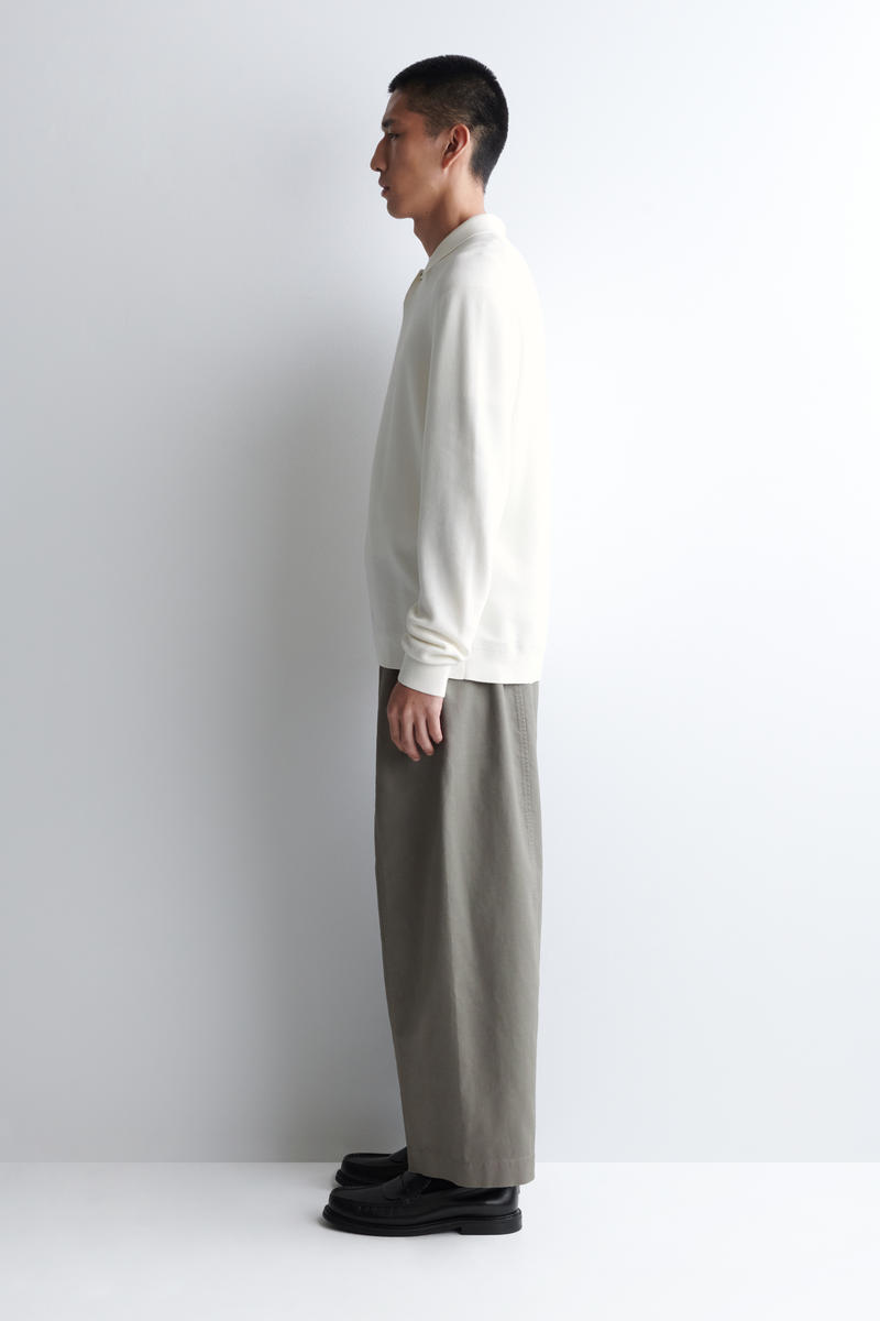 COS クロップドバレルレッグパンツ - コットン素材