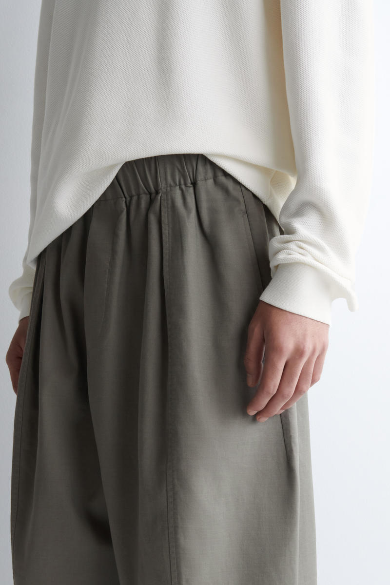 COS クロップドバレルレッグパンツ - コットン素材