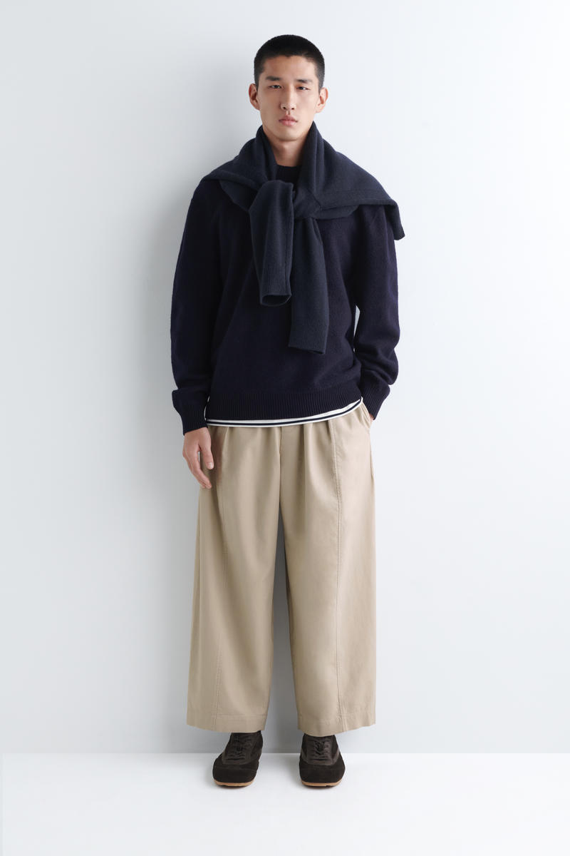 COS クロップドバレルレッグパンツ - コットン素材