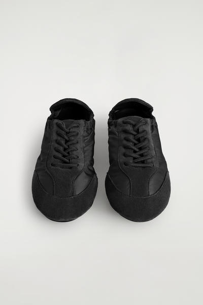 COS スエードナイロン バレエスニーカー