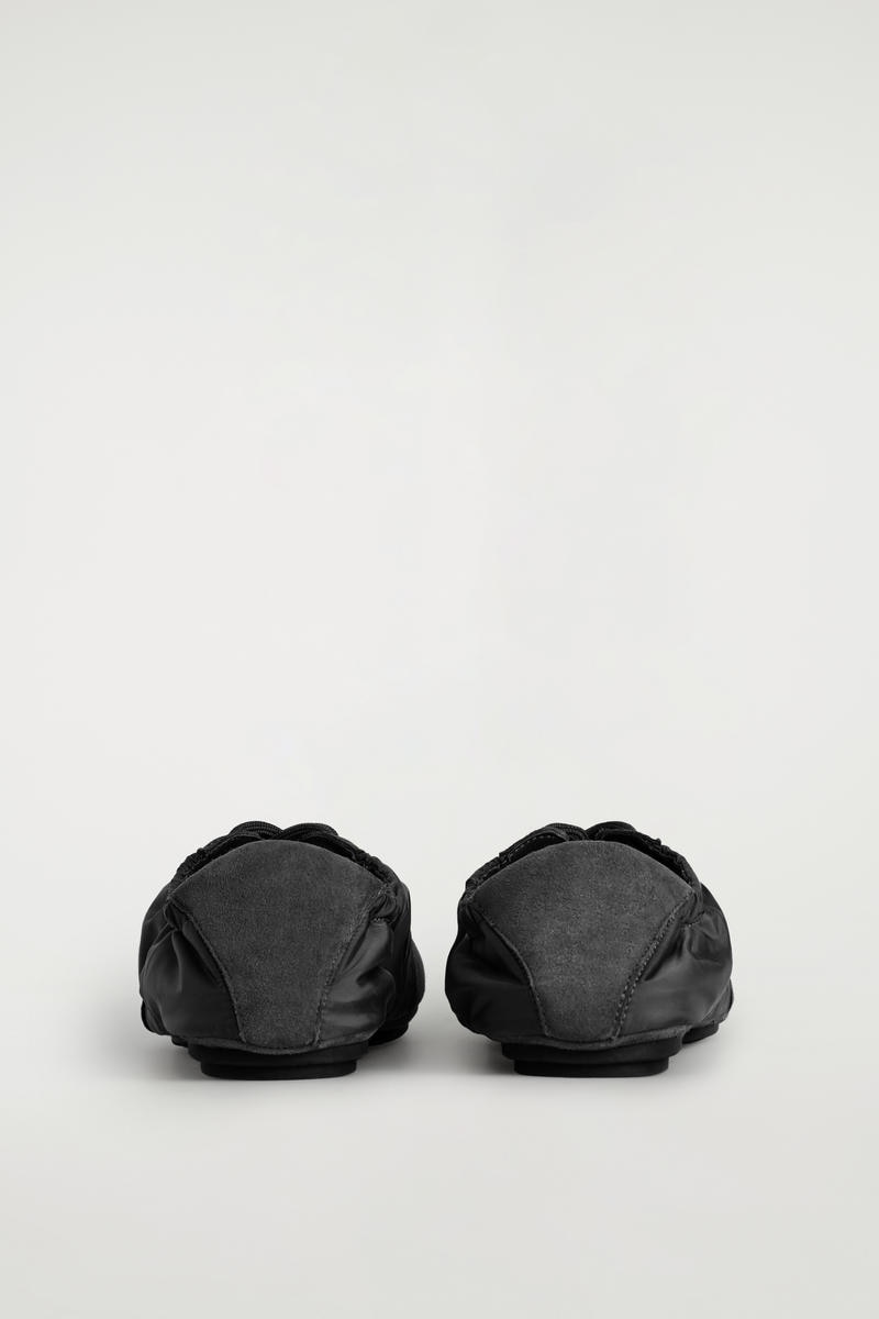 COS スエードナイロン バレエスニーカー