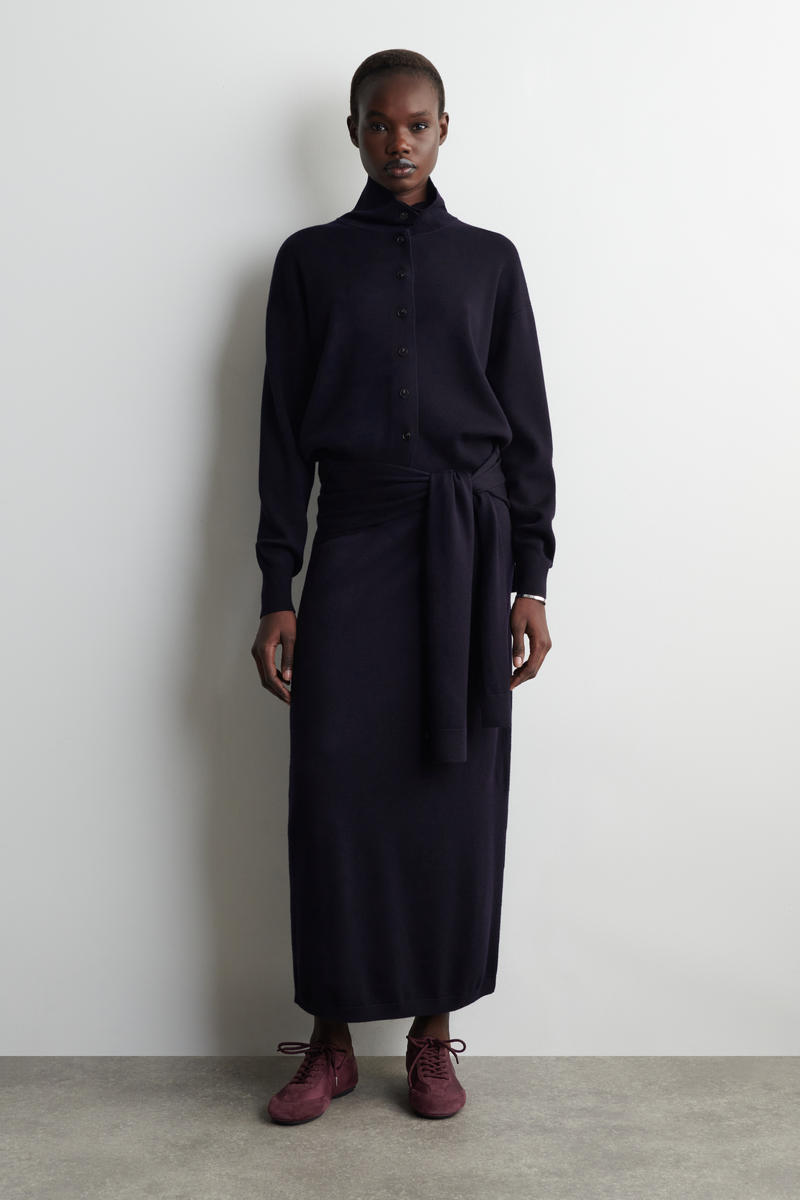 COS スエードナイロン バレエスニーカー