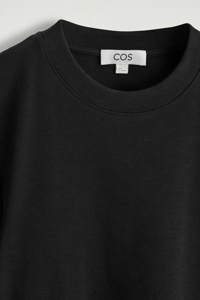 COS クリーンカットTシャツ