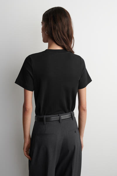 COS クリーンカットTシャツ