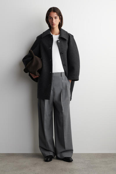 COS クリーンカットTシャツ