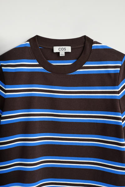 COS クリーンカットTシャツ