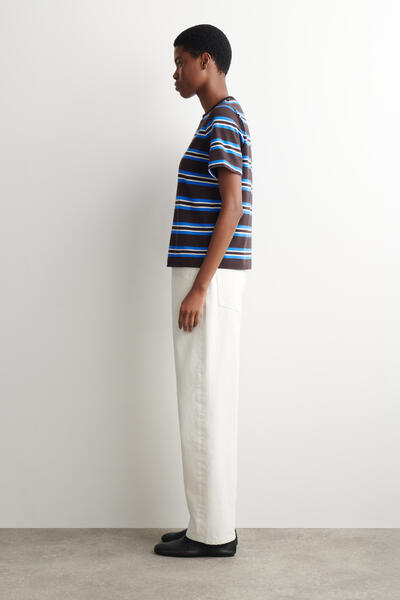 COS クリーンカットTシャツ