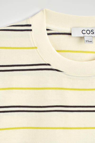 COS クリーンカットTシャツ