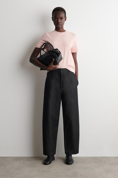 COS クリーンカットTシャツ