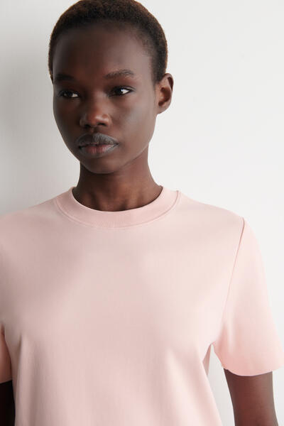 COS クリーンカットTシャツ