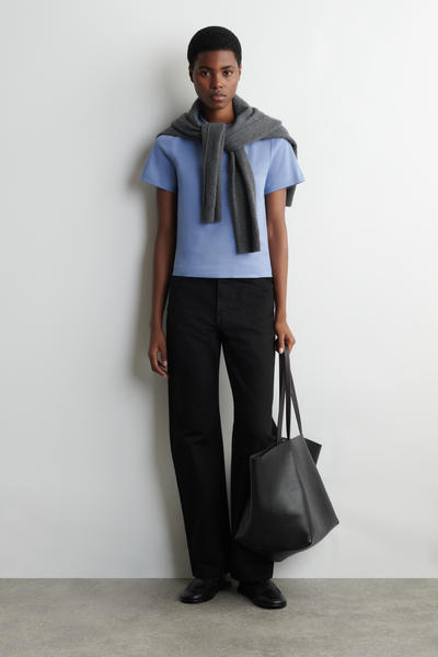 COS クリーンカットTシャツ