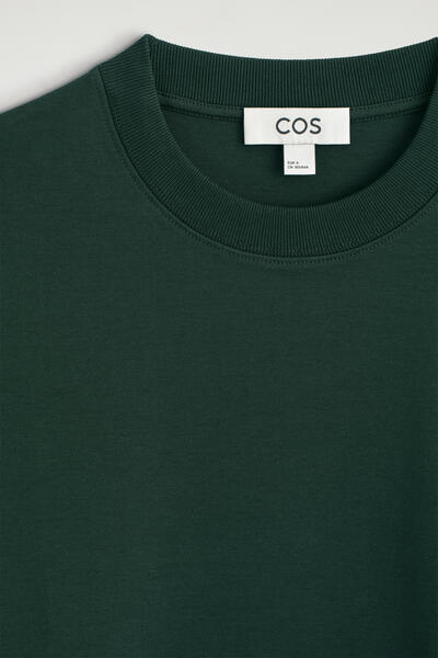 COS クリーンカットTシャツ