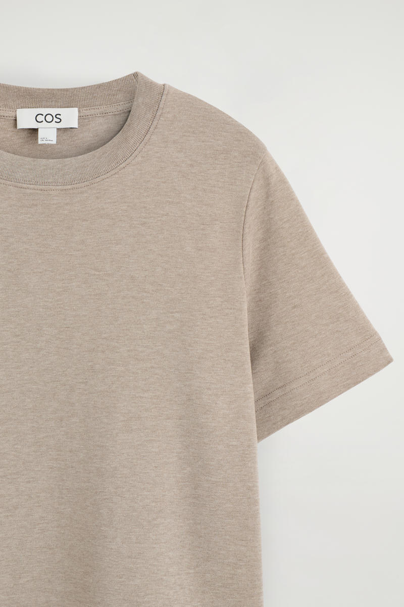 COS クリーンカットTシャツ