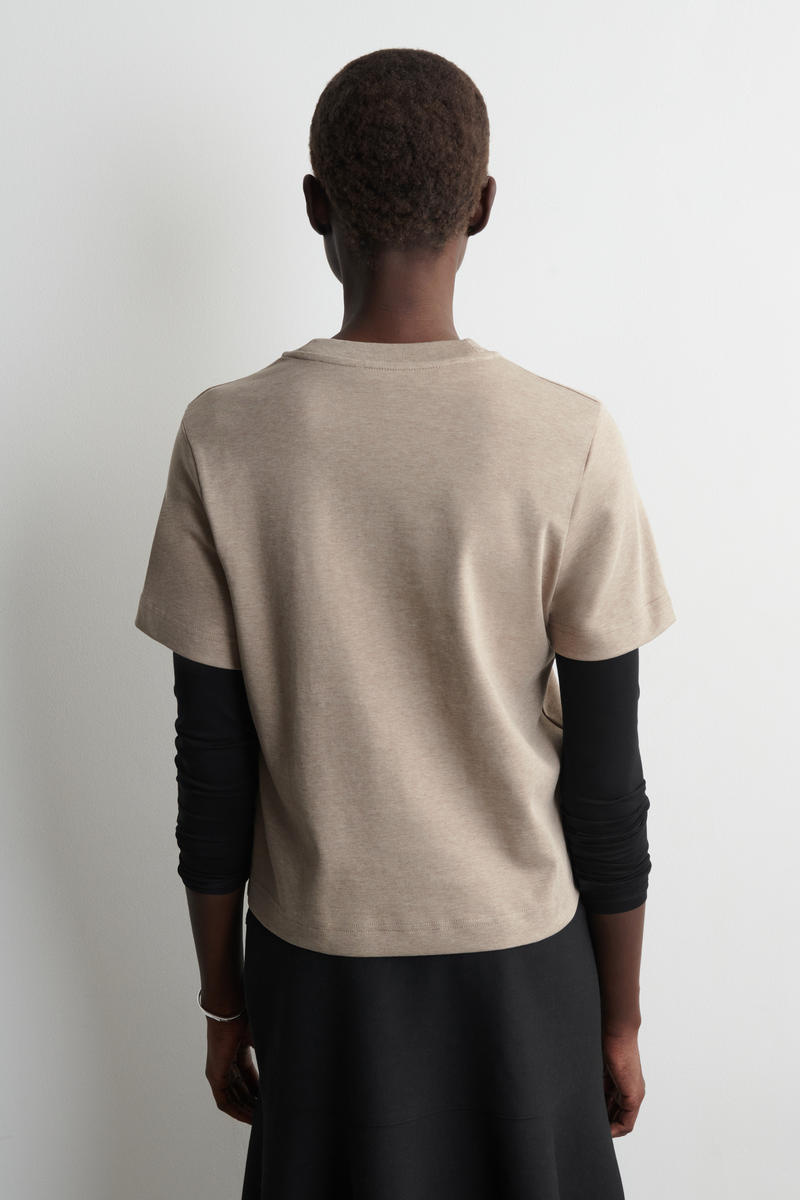 COS クリーンカットTシャツ