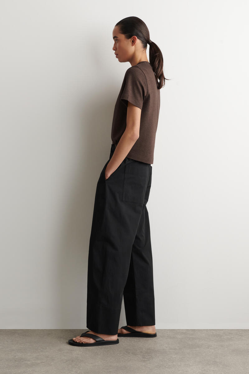 COS クリーンカットTシャツ