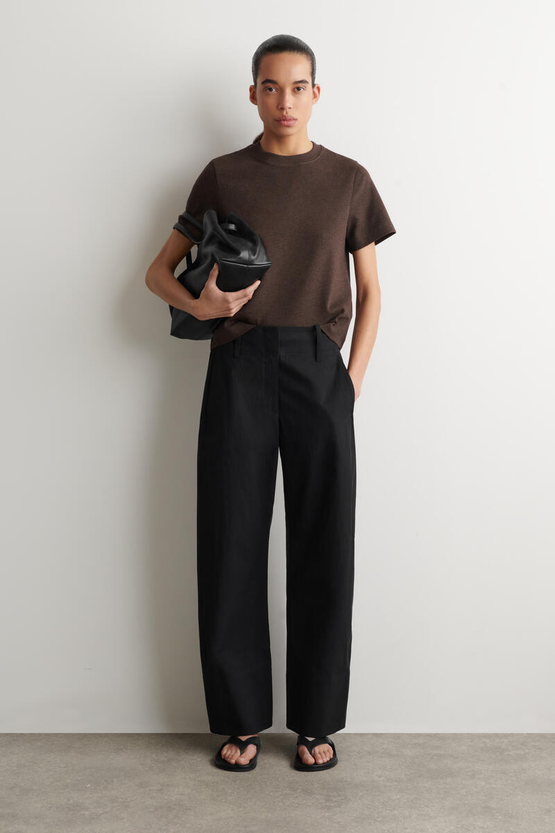 COS クリーンカットTシャツ