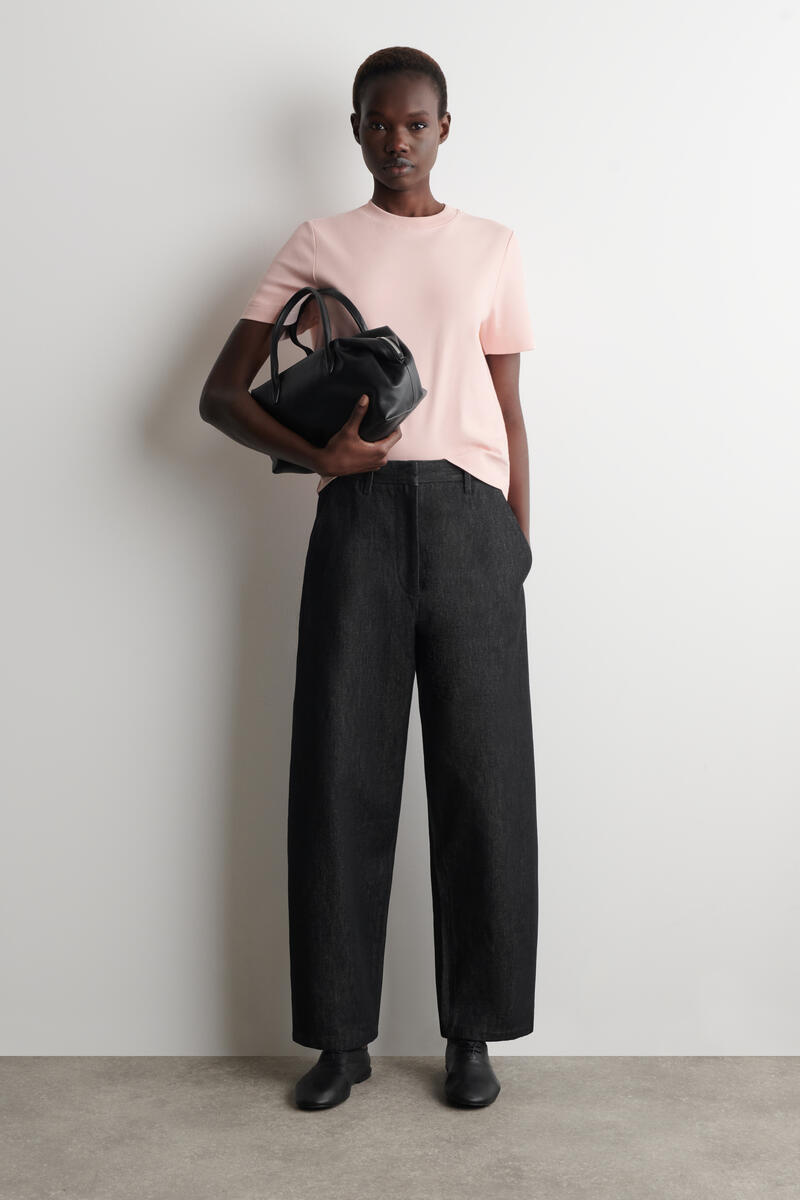 COS クリーンカットTシャツ