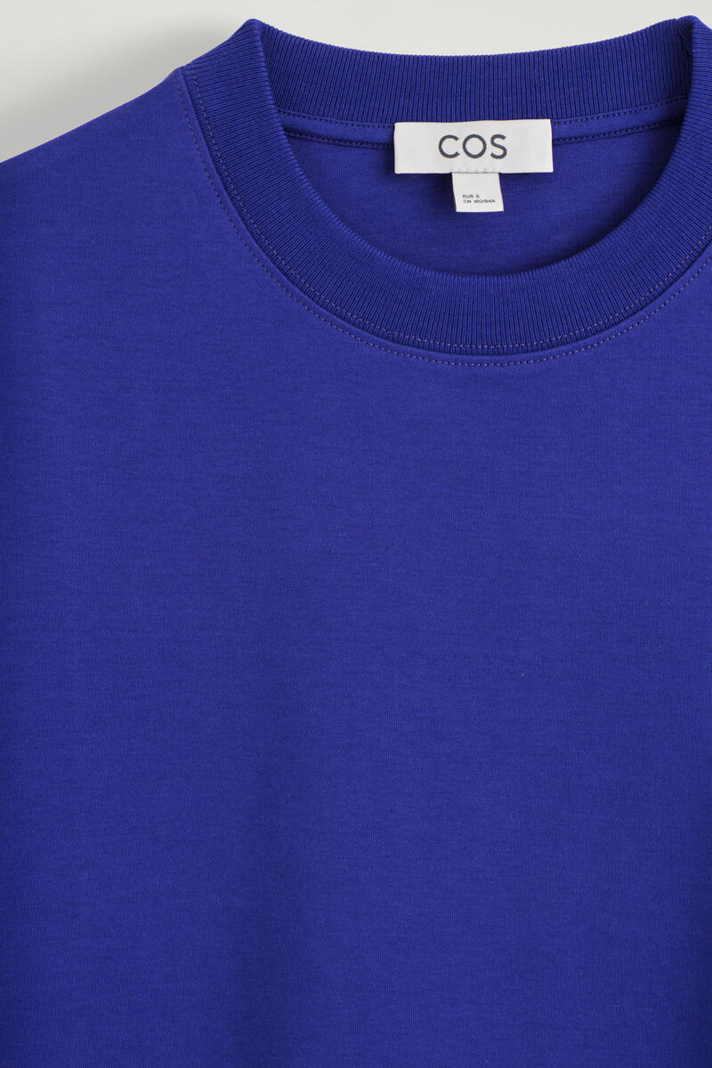 COS クリーンカットTシャツ