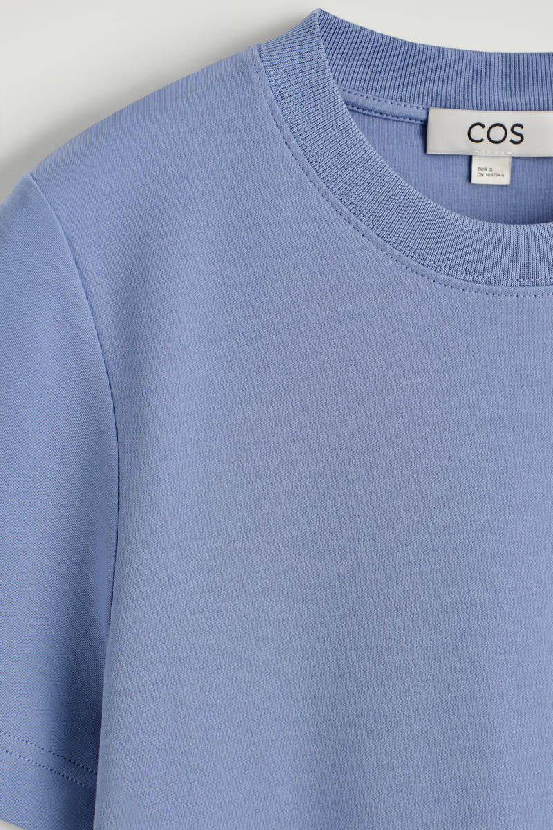 COS クリーンカットTシャツ