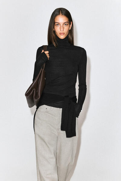 WOOL HIGH-NECK TOP