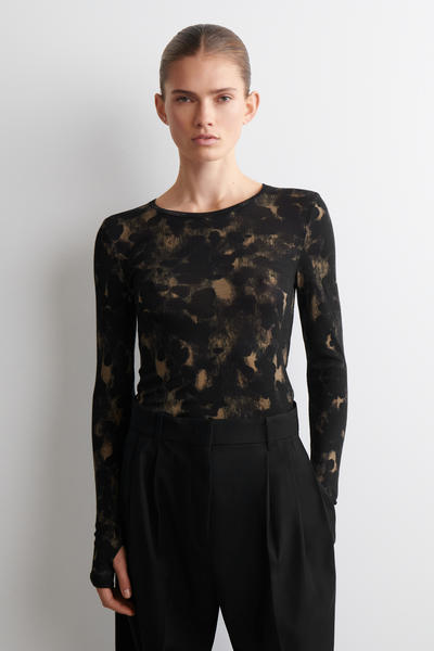 COS スリムメリノウールトップ