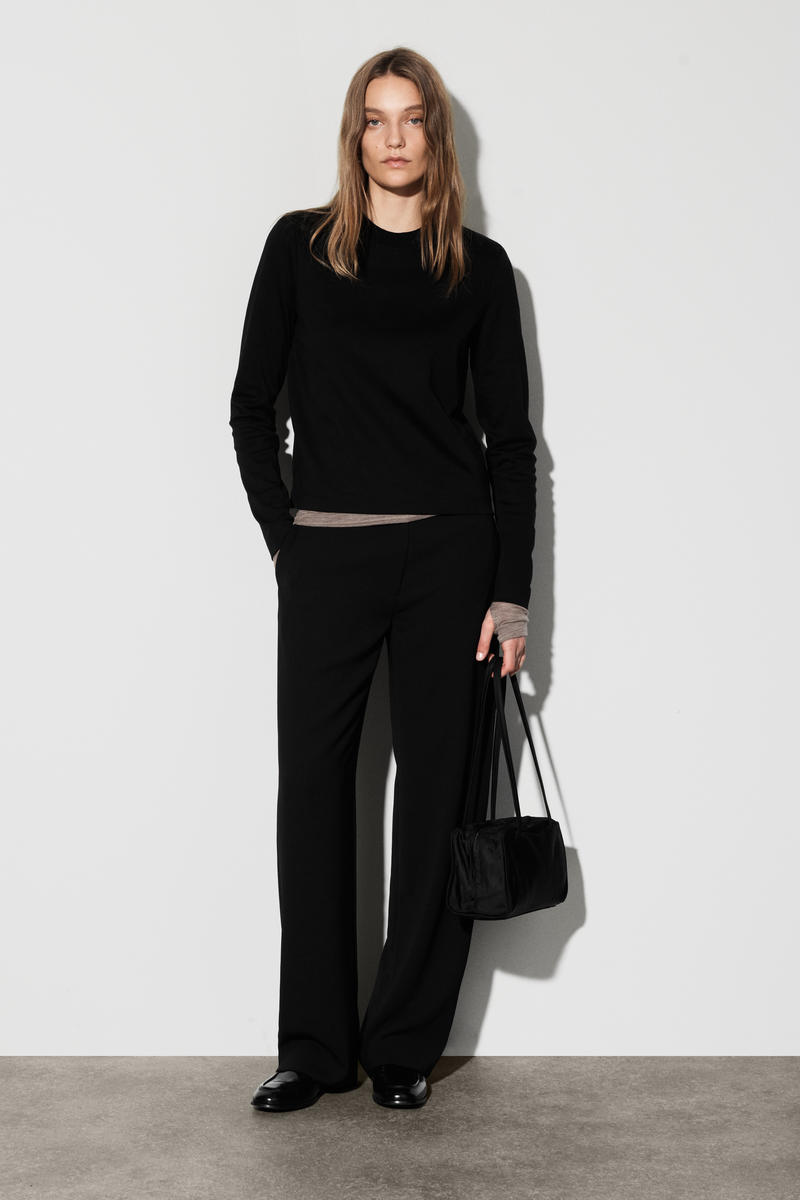 COS オーガニックコットン100％ 長袖Tシャツ