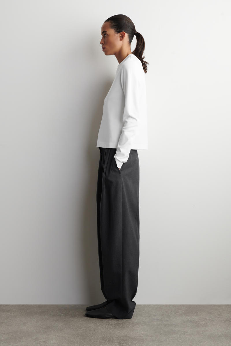 COS オーガニックコットン100％ 長袖Tシャツ