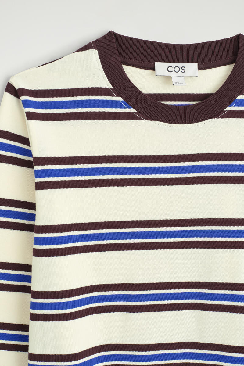 COS クリーンカット長袖Tシャツ