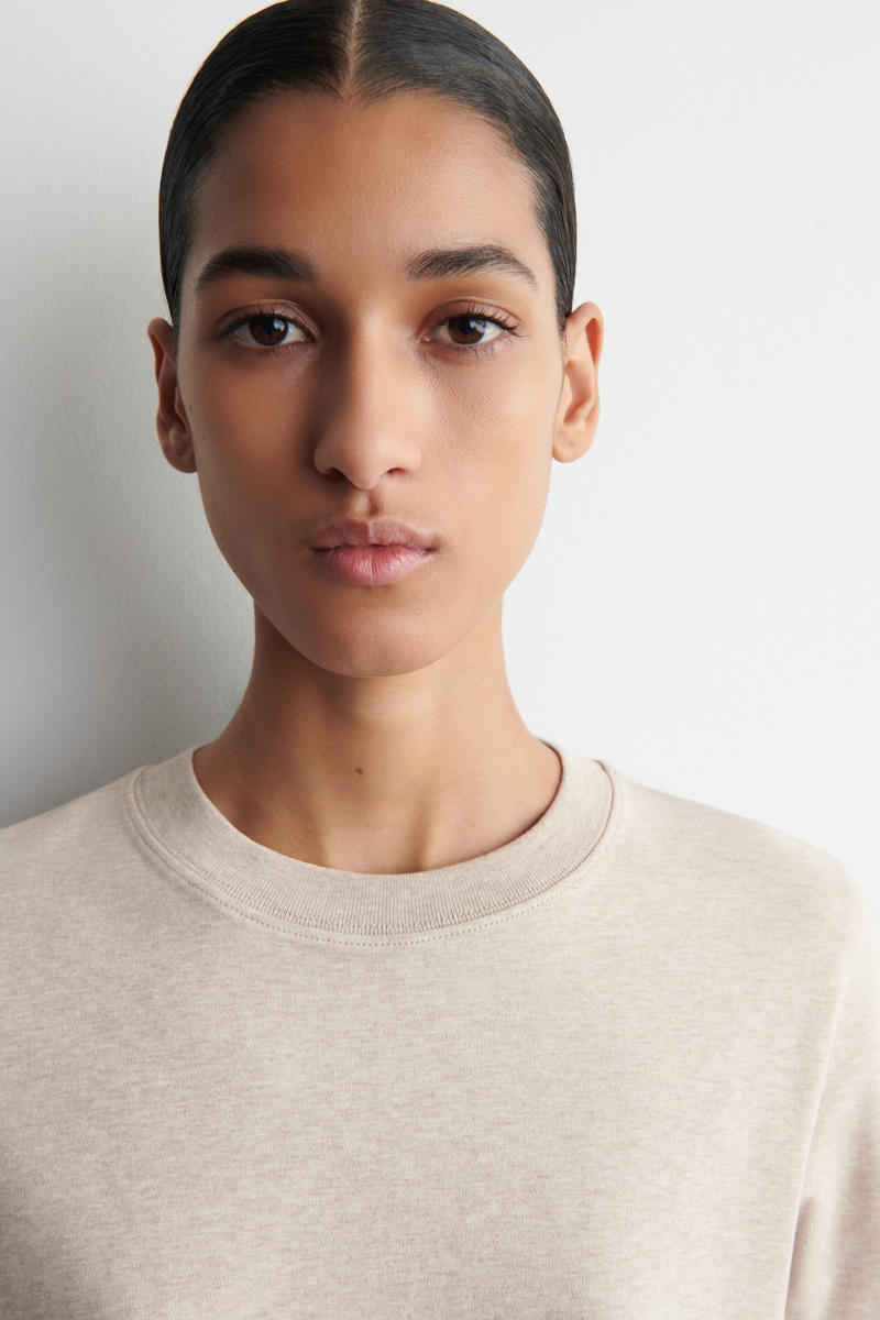 COS オーガニックコットン100％ 長袖Tシャツ