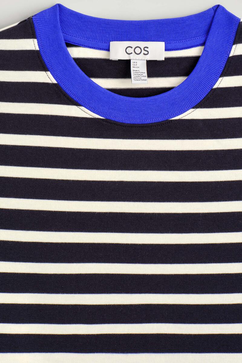 COS クリーンカット長袖Tシャツ