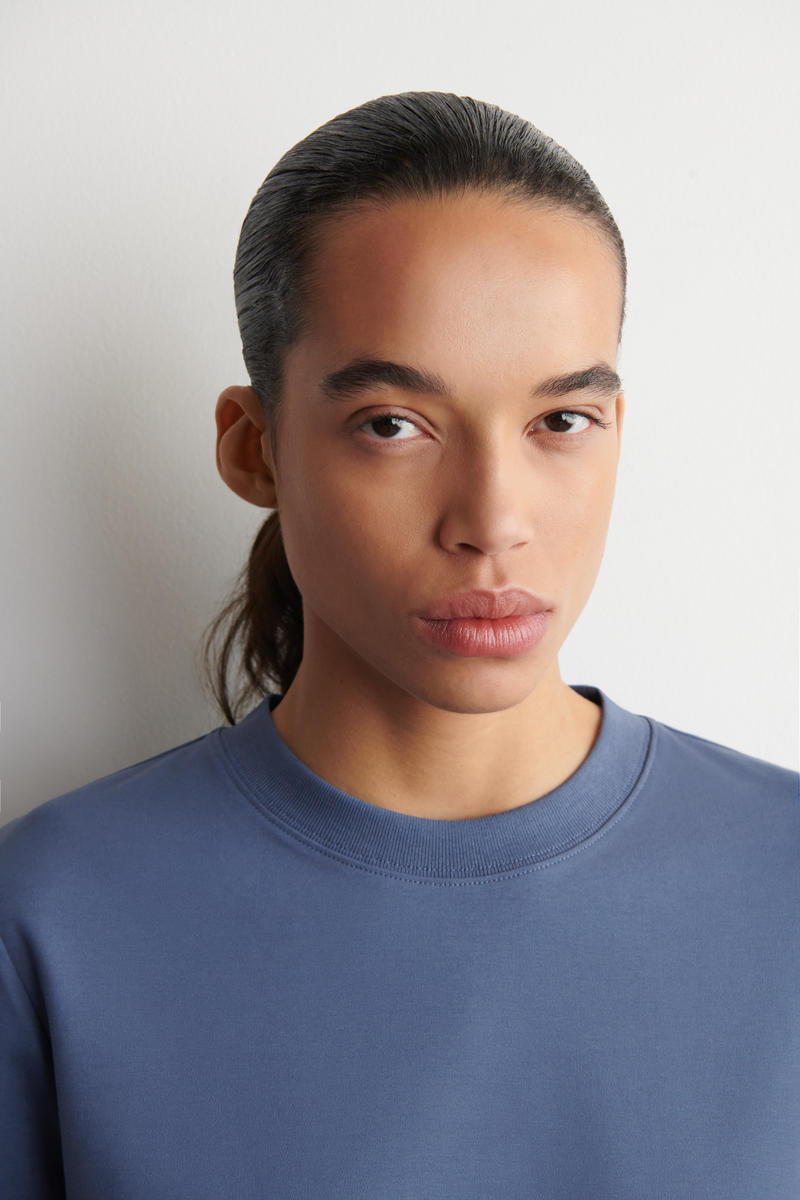 COS オーガニックコットン100％ 長袖Tシャツ