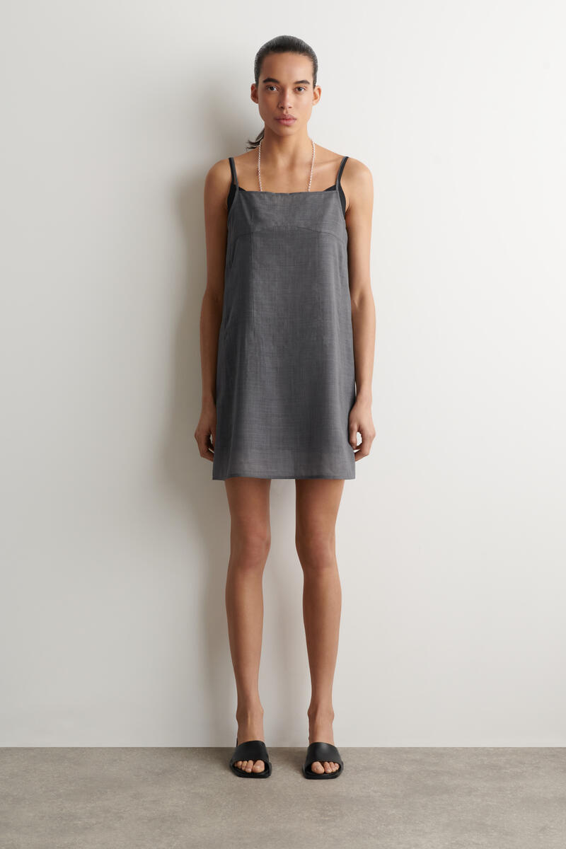 COS セミシアー レイヤードウール ミニワンピース