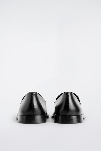 COS ポリッシュドレザーローファー