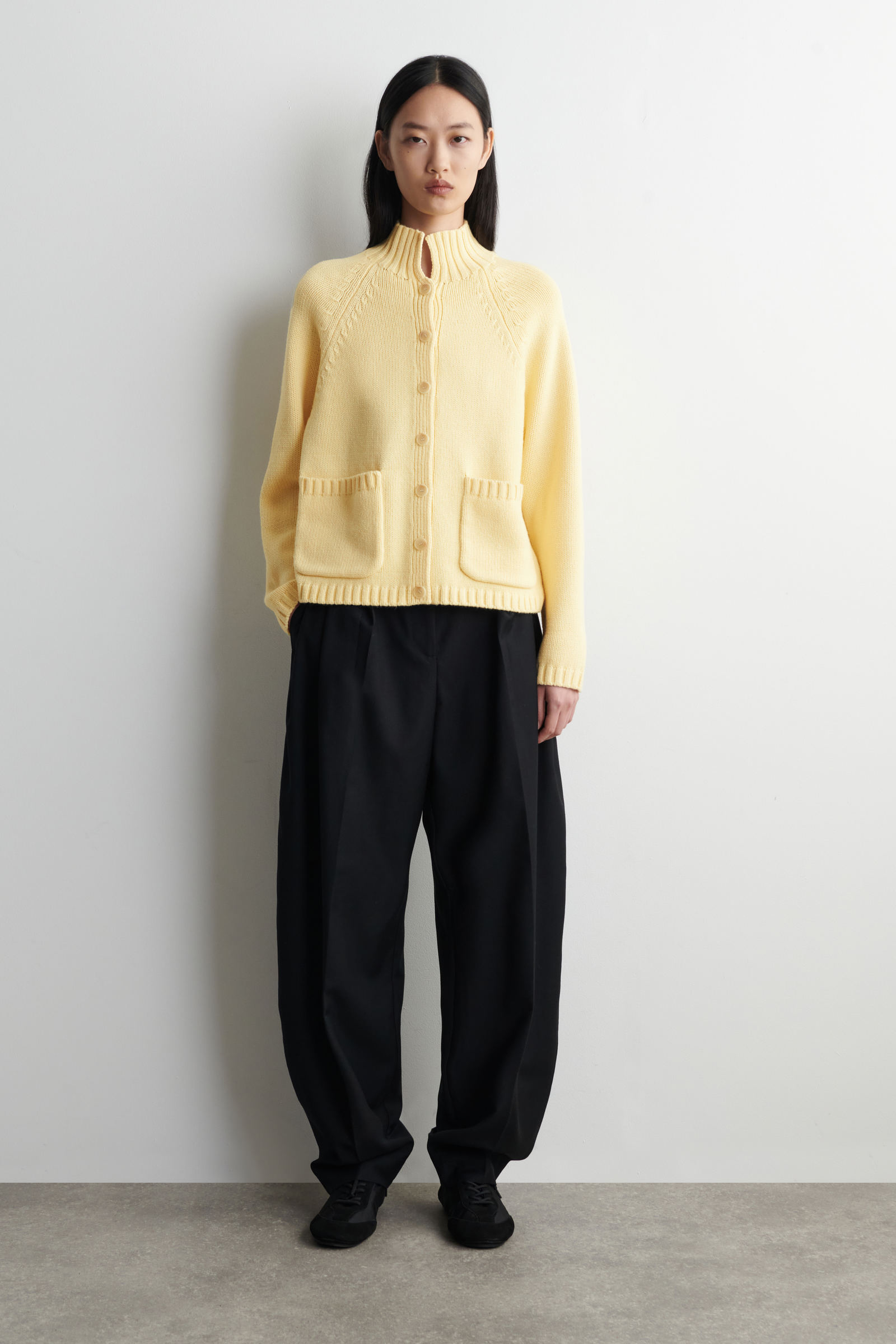 MERINO WOOL FUNNEL-NECK CARDIGAN メリノウール ファンネルネック