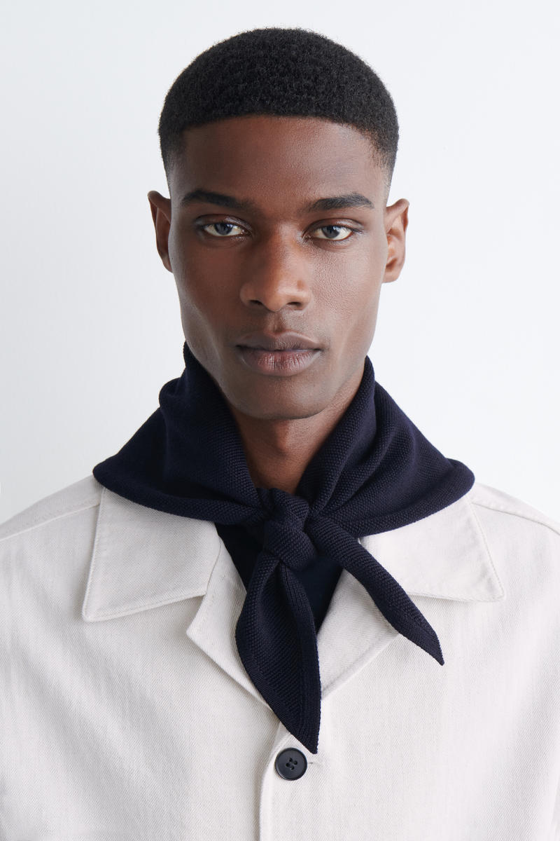 COS メリノウール スカーフ