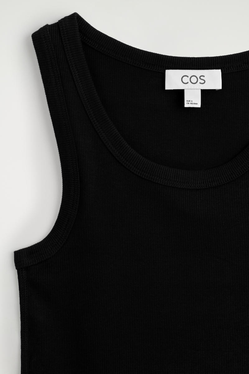 COS リブ編みコットンタンクトップ