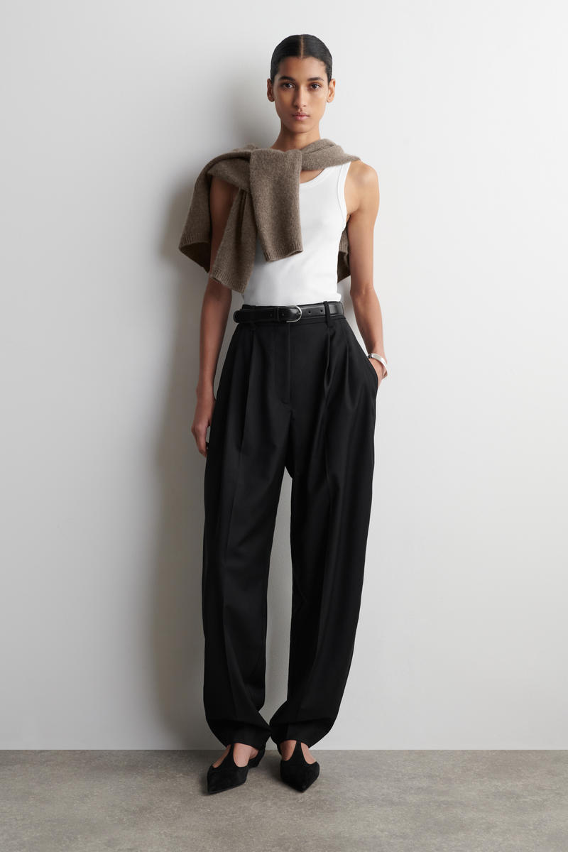 COS リブ編みコットンタンクトップ