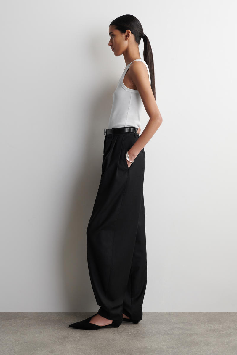 COS リブ編みコットンタンクトップ