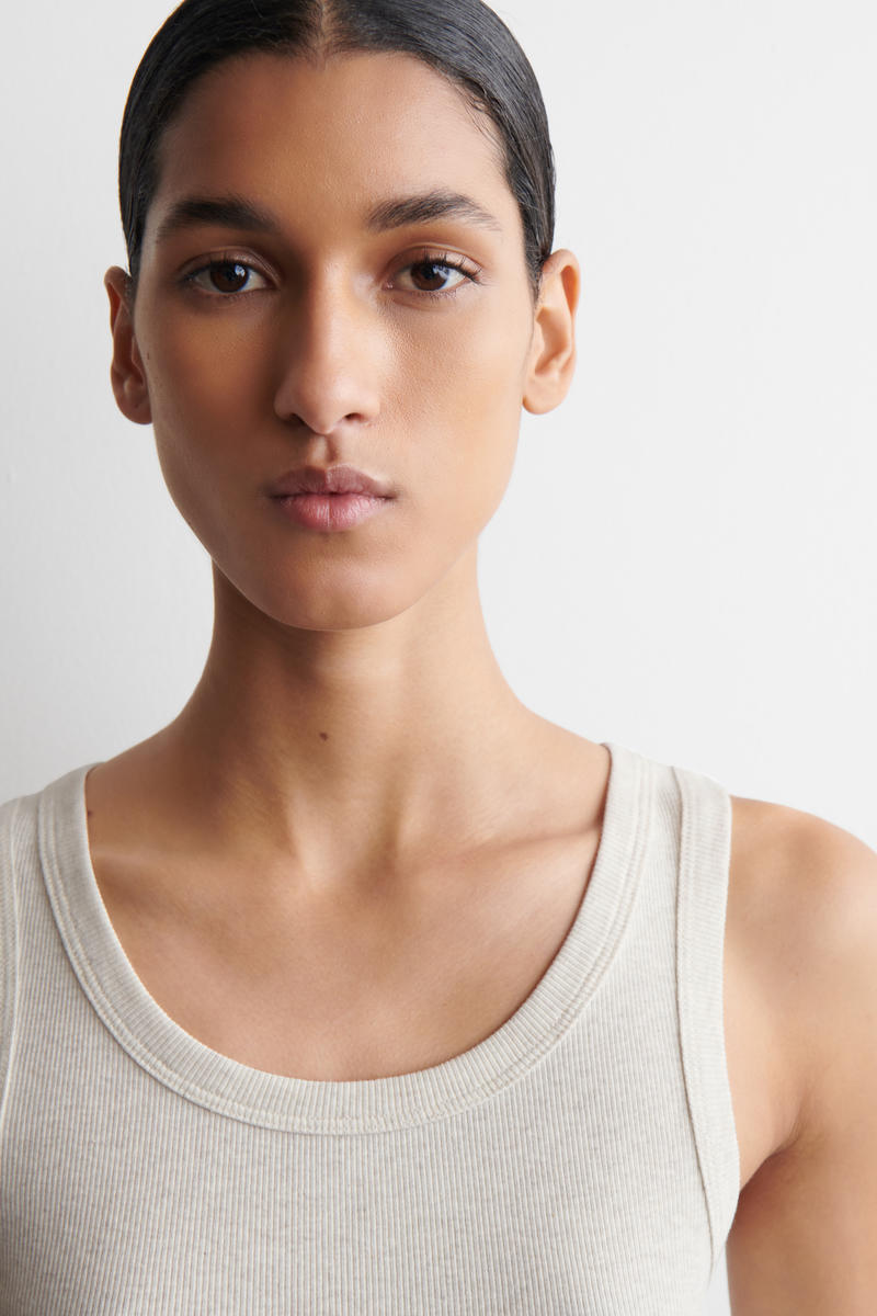 COS リブ編みコットンタンクトップ