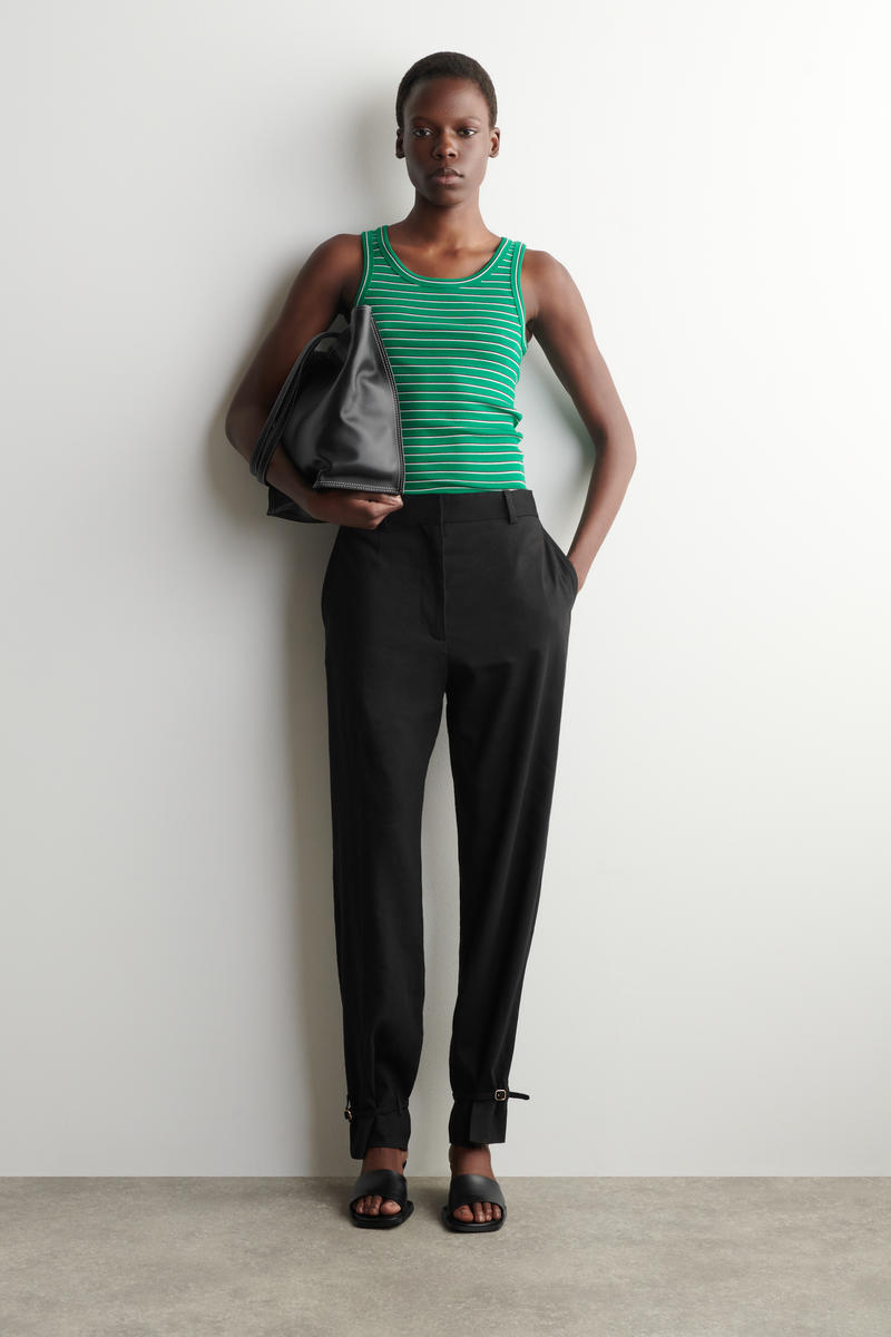 COS リブ編みコットンタンクトップ