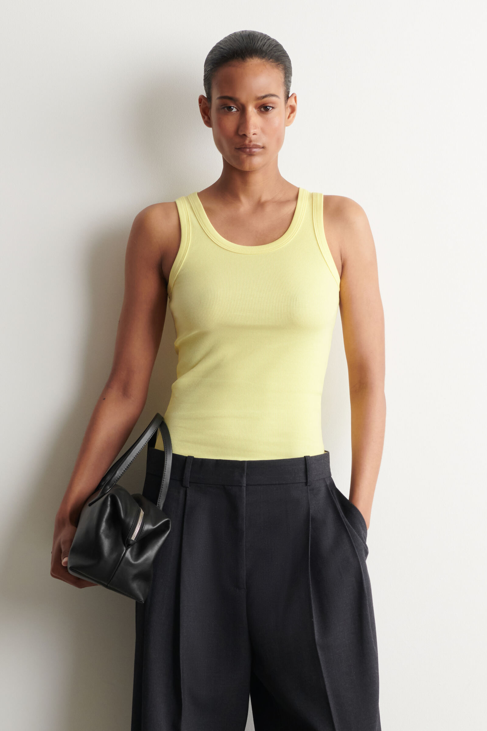 RIBBED COTTON TANK TOP リブ編みコットンタンクトップ イエロー｜COS