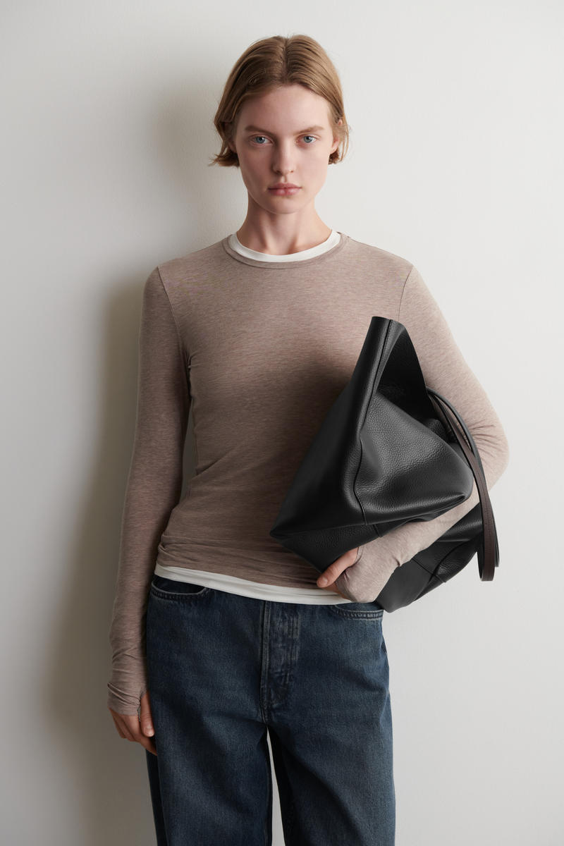 COS コットン長袖トップス