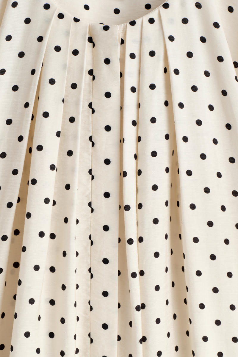 COS プリーツベルト付きミディワンピース