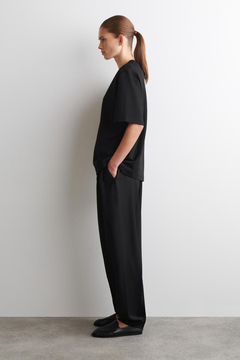 COS オーバーサイズ コットンTシャツ