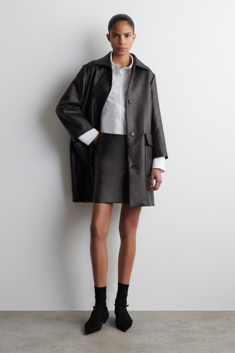 COS テクスチャードミニスカート