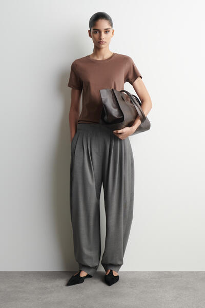 COS コットンクルーネックTシャツ