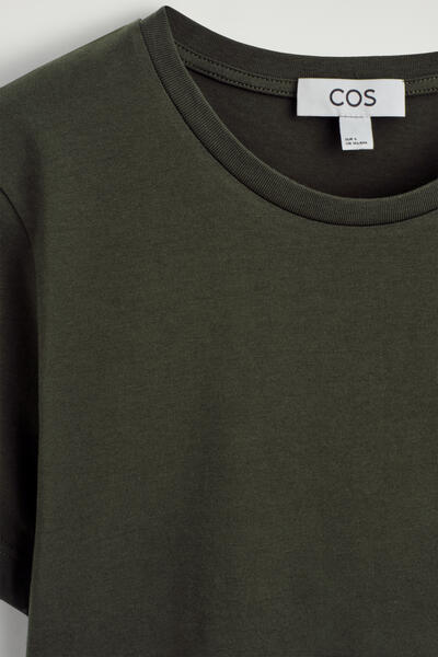 COS コットンクルーネックTシャツ