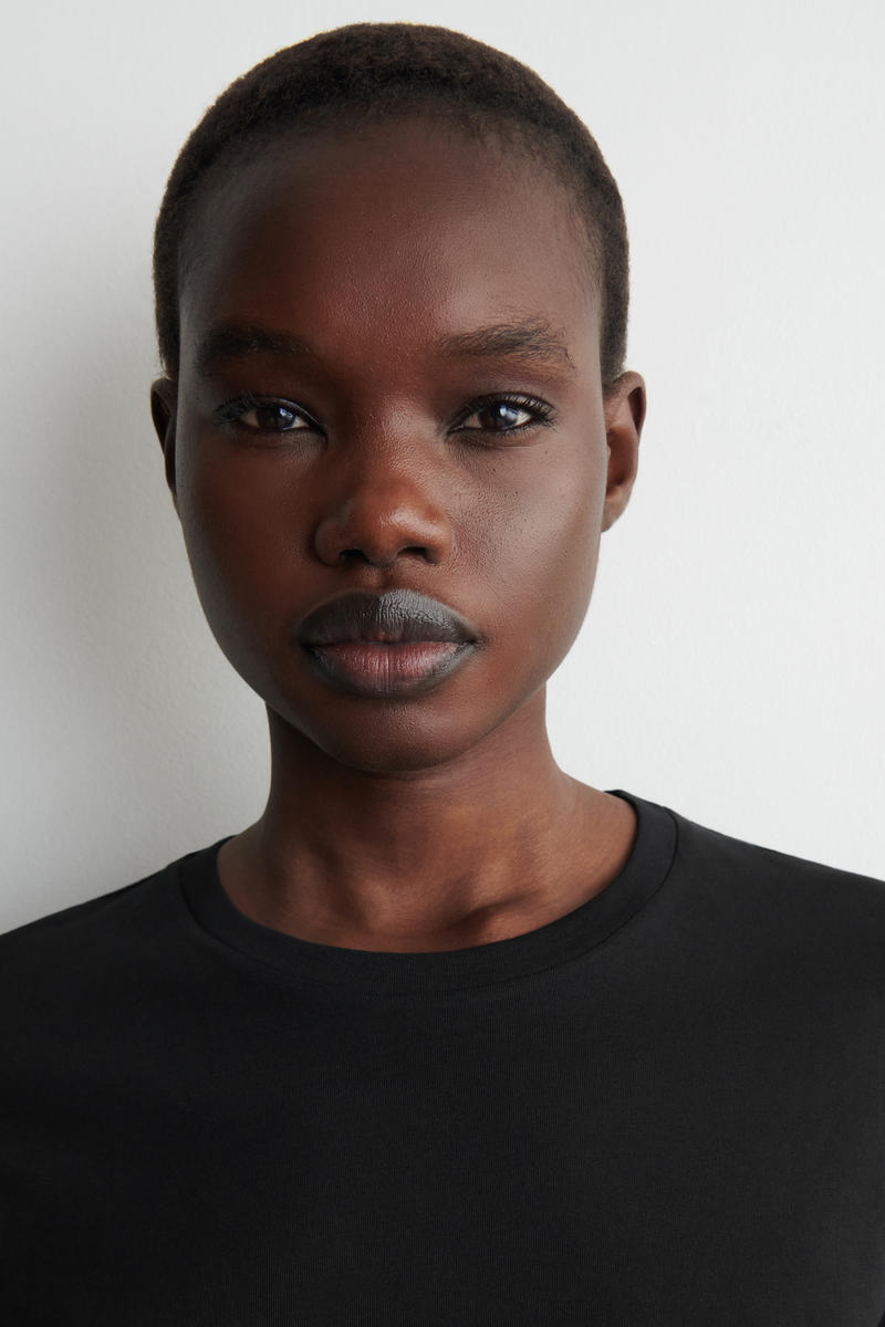 COS コットン クルーネックTシャツ