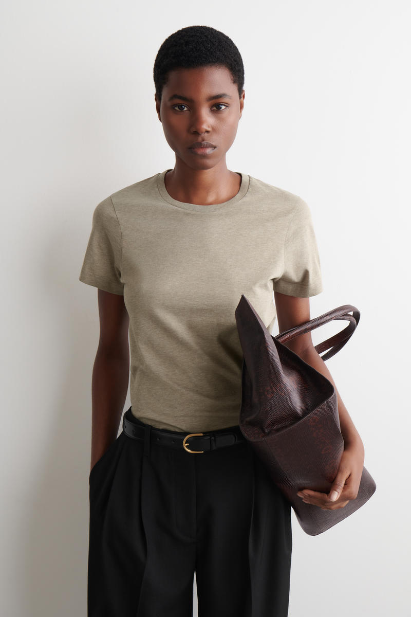 COS コットン クルーネックTシャツ